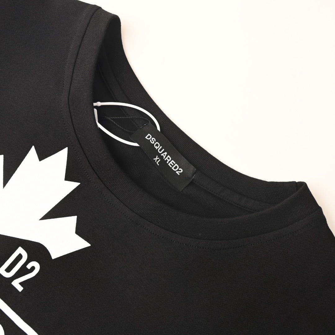 Dsquared2 D2 Maple Leaf Graphic Short-Sleeve T-Shirt in Black