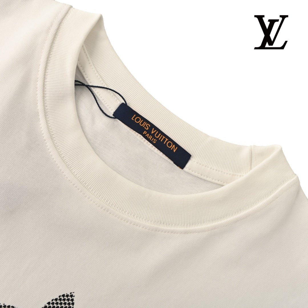 Louis Vuitton Men's White Giant Monogram T-Shirt
