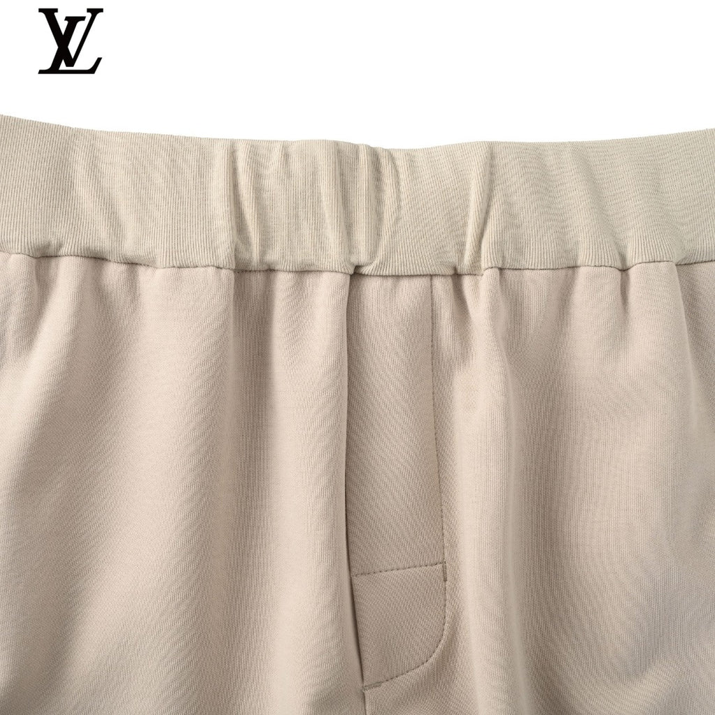 Moose Knuckles M16MR760 Men's Oat Cargo Shorts