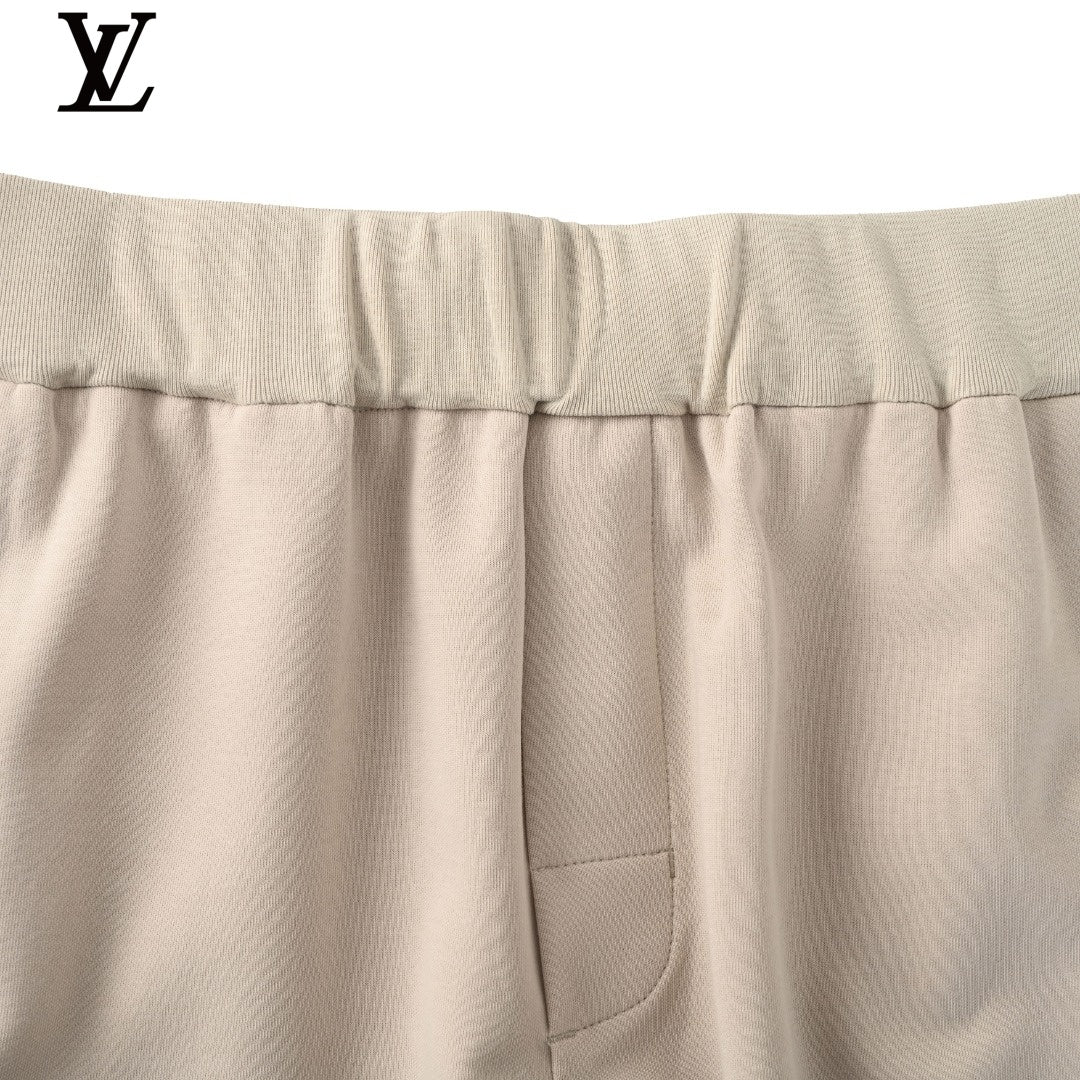 Moose Knuckles M16MR760 Men's Oat Cargo Shorts