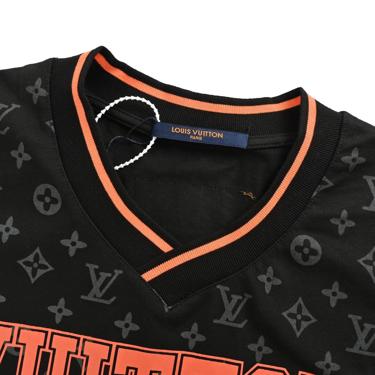 Louis Vuitton Women's / Men's 00 Logo Monogram Jersey T-Shirt in Black
